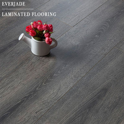 AC5 Taxa de resistência ao desgaste e 12 opções de cores de piso laminado com tecnologia alemã