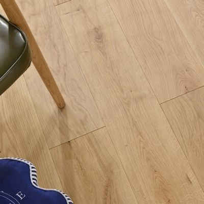 Colour de carvalho descontinuado 12 mm Indoor Laminated Floor Tile Roll Mdf Pavimento de madeira