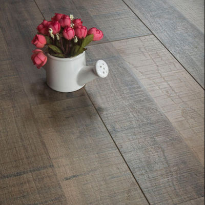 L3022 Kaindl Treinamento no local de pavimentos laminados impermeáveis e taxa de resistência ao desgaste AC4