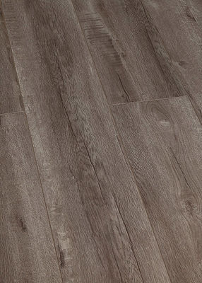 L3022 Kaindl Treinamento no local de pavimentos laminados impermeáveis e taxa de resistência ao desgaste AC4