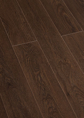 L3022 Kaindl Treinamento no local de pavimentos laminados impermeáveis e taxa de resistência ao desgaste AC4