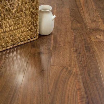 Experimente a beleza e a durabilidade do chão de madeira de três camadas red oak