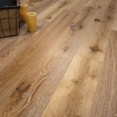Atualize o seu quarto com o suporte técnico on-line do Herringbone Engineered Flooring
