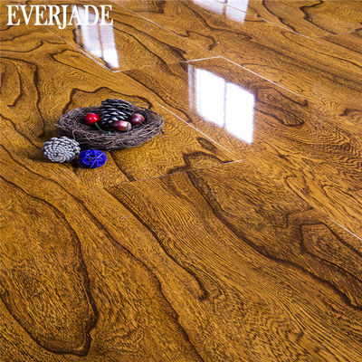Pavimentos laminados de superfície lisa em relevo para formação no local dentro da EVERJADE