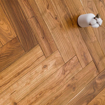 Estilo de Design Moderno Herringbone Pavimento de Madeira de Engenharia Beleza Natural e Durabilidade