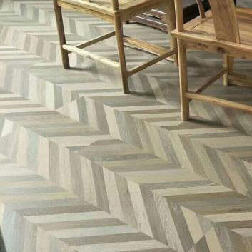 Piso de madeira de luxo SPC cor natural Fishbone Herringbone Clique Vinyl 4mm-8mm