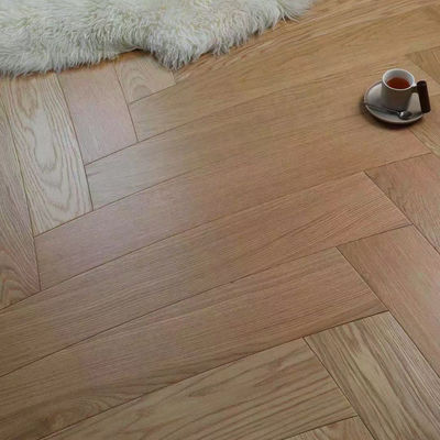 Estilo de Design Moderno Herringbone Pavimento de Madeira de Engenharia Beleza Natural e Durabilidade