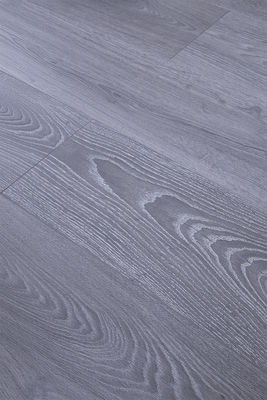 AC4 taxa de resistência ao desgaste T G piso laminado máquina de nariz de escada para pisos de engenharia