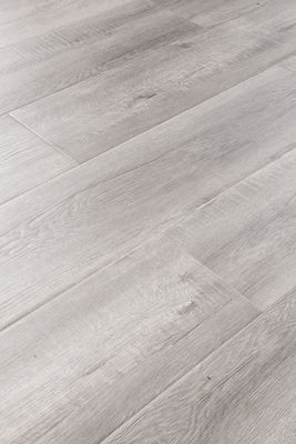 Tecnologia alemã Artenso piso laminado A adição perfeita para a sua sala de estar