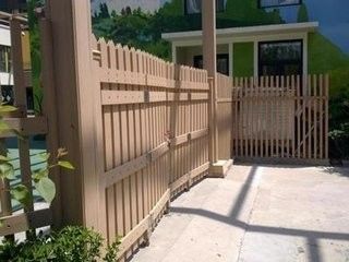 Transforme seu jardim com cercas compostas de madeira de Everjade e plástico como madeira real