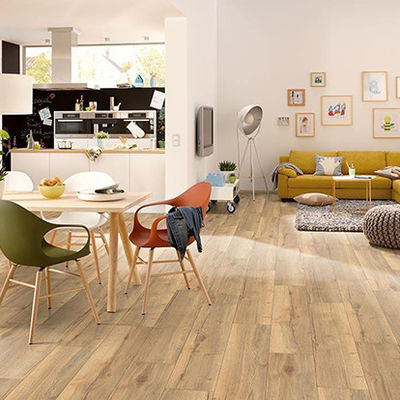 Piso comercial de 4 mm SPC com estilo de design moderno e material durável