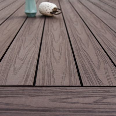 Piso comercial impermeável em WPC Piso composto de madeira e plástico de design moderno