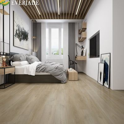 Melhore o seu projeto com um piso de borracha de 9x48 pontos de cor simples