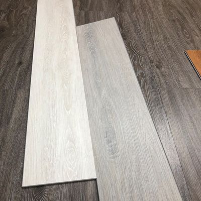 Design moderno SPC piso 1,8m 6,5mm resistente ao fogo Vinilic Marble brilhante acabamento pedra olhar cair e fechar madeira Shandong UK Warehouse