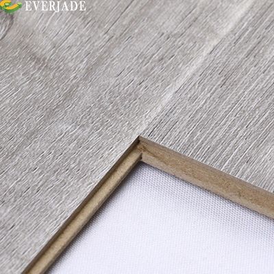 Piso de vinil laminado rígido impermeável com textura de madeira