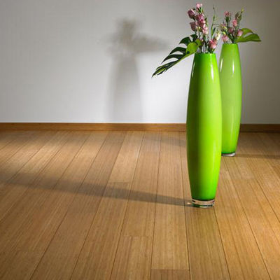 Pavimentos de madeira natural para espaços externos