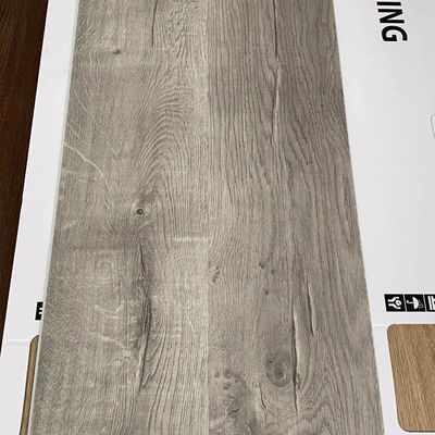 Piso SPC fácil de clicar Piso à prova de fogo à prova de água para ambientes internos 4mm 5mm