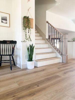 CE Certificado PVC ignífugo Lvt Clique Vinyl Plank piso 5mm 8mm impermeável Laminate Tile
