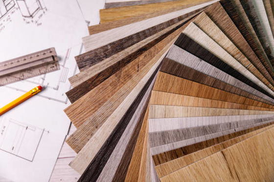 Fácil de manter 7mm 8mm 12mm Luxury Vinyl Tile para interiores modernos em estilo europeu