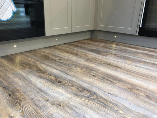 Resistente a incêndio PVC impermeável Lvt Vinyl Clique Piso Luxury Vinyl Plank para Indoor