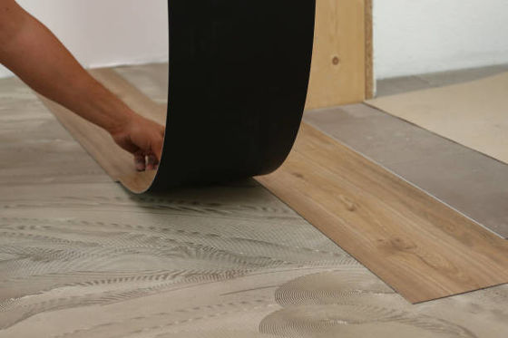 Everjade impermeável auto-aderente Planck Lenolium Lvp Lvt piso perfeito para as necessidades