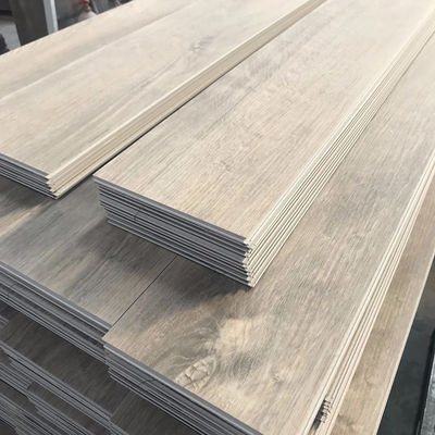 Moderno Design 4.0mm-10mm resistente ao desgaste SPC Vinyl piso com proteção UV Laca