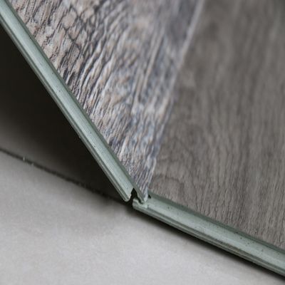 Unilin Click System 4mm 6.5mm Herringbone PVC Vinyl Tiles LVT Pavimento em cor de madeira