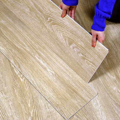 Instalação fácil Sistema Unilin Click SPC Vinyl Plank Pavimento com revestimento de laca UV
