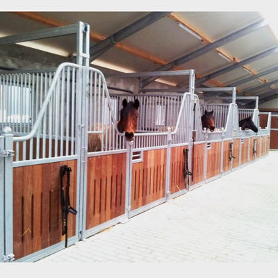 Outlet Estaleiros de cavalos Curso de corrida personalizado Clube Equestre Painéis de construção de cerca