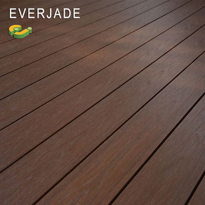Deck de madeira-plástico composto de 150x25mm WPC para Romanien Pool Jetty