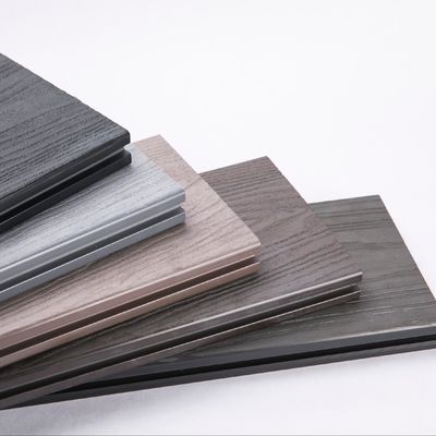 Pavimentação de madeira plástica composta para exterior à prova d'água com lixação e releitura 3D suave