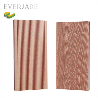 Espaço externo com Everjade Cool Temp Piso Y Muro Desenho B 1 PVC Decking