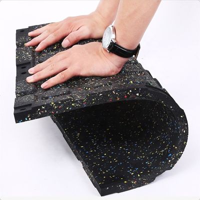 85% SBR Grânulos 15%EPDM Grânulos 5-15mm Pavimento de borracha para esportes Personalizável