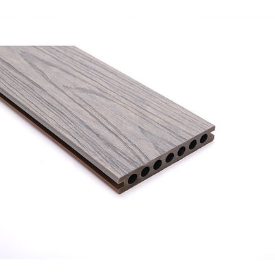 Placas de convés para o exterior com design sólido de coextrusão de longa duração e baixa manutenção
