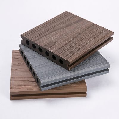 Placas de convés para o exterior com design sólido de coextrusão de longa duração e baixa manutenção